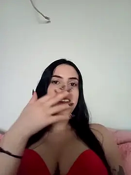 Snapshot of Morguisssz chatting on 10.13.25 Morguisssz online show from 10.13.25