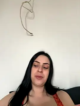 Snapshot of Morguisssz chatting on 11.17.25 Morguisssz online show from 11.17.25