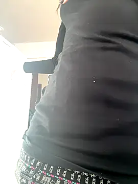 Snapshot of Morguisssz chatting on 11.25.25 Morguisssz online show from 11.25.25