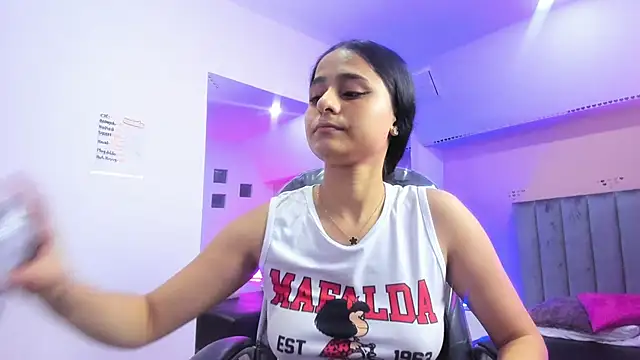 Snapshot of Giselle_Roldan chatting on 02.15.26 Giselle Roldan online show from 02.15.26