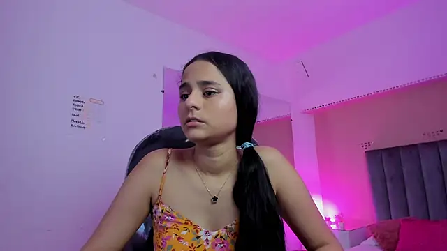 Snapshot of Giselle_Roldan chatting on 03.06.26 Giselle Roldan online show from 03.06.26