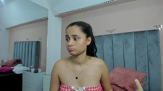 Snapshot of Giselle_Roldan chatting on 03.08.26 Giselle Roldan online show from 03.08.26