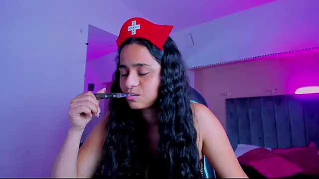 Snapshot of Giselle_Roldan chatting on 07.19.26 Giselle Roldan online show from 07.19.26