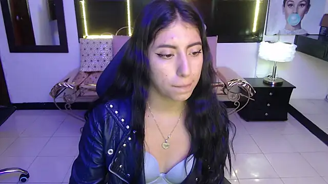 Snapshot of Angela_Diaz_ chatting on 01.13.25 Angela Diaz online show from 01.13.25