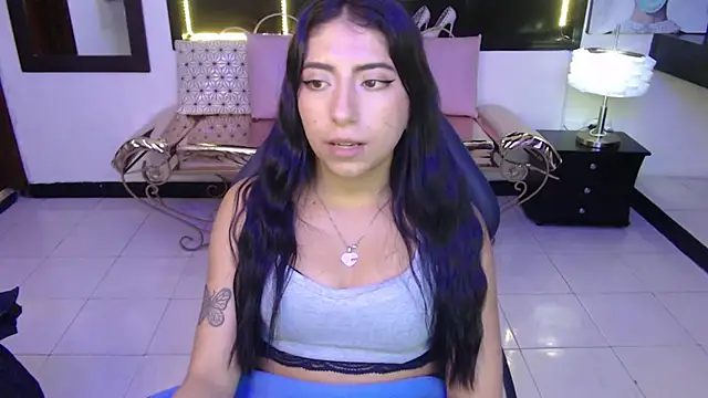 Snapshot of Angela_Diaz_ chatting on 01.14.25 Angela Diaz online show from 01.14.25