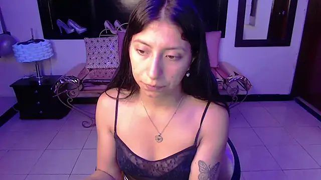 Snapshot of Angela_Diaz_ chatting on 01.25.25 Angela Diaz online show from 01.25.25