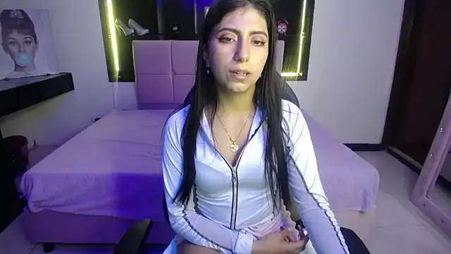 Snapshot of Angela_Diaz_ chatting on 01.29.25 Angela Diaz online show from 01.29.25