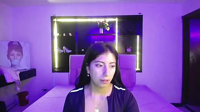 Snapshot of Angela_Diaz_ chatting on 01.31.25 Angela Diaz online show from 01.31.25