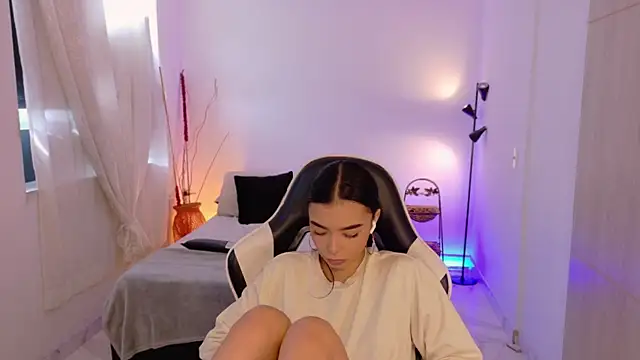 AnabelWolf online show from 11.29.25