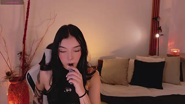 AnabelWolf online show from 04.27.26