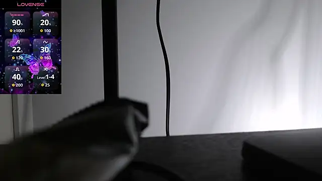 Snapshot of Xileny-Halliwey chatting on 12.01.25 Xileny-Halliwey online show from 12.01.25