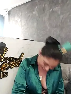 Snapshot of ElizabethWeil chatting on 03.17.25 ElizabethWeil online show from 03.17.25