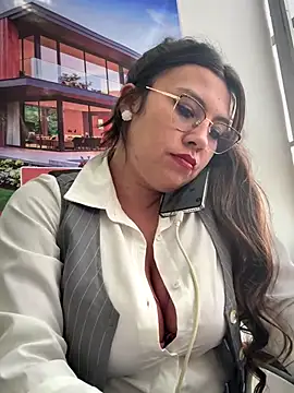 LIZ-06  online show from 12.15.25