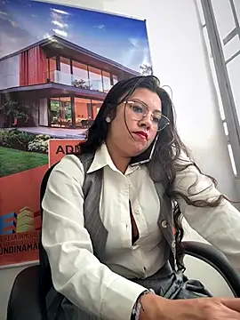 LIZ-06  online show from 12.16.25