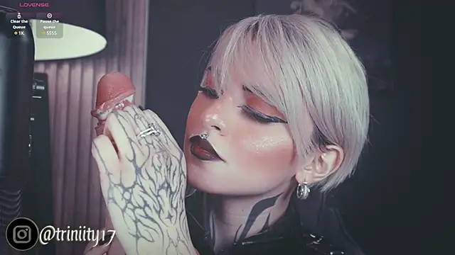 Snapshot of Trinity___s chatting on 12.26.24 Trinity s online show from 12.26.24