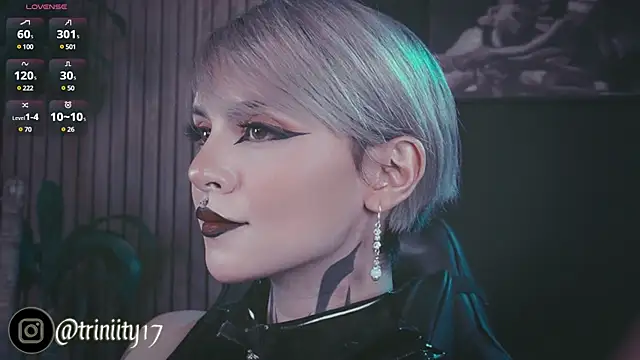 Snapshot of Trinity___s chatting on 02.04.25 Trinity s online show from 02.04.25