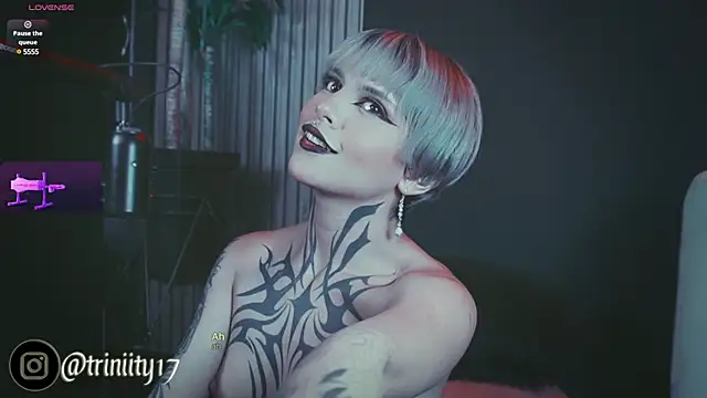 Snapshot of Trinity___s chatting on 02.10.25 Trinity s online show from 02.10.25