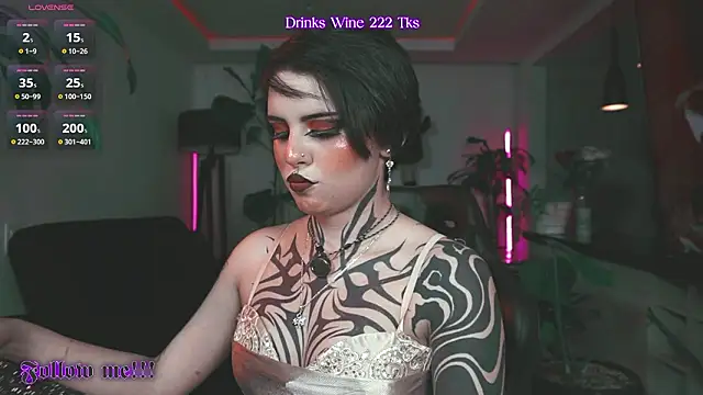 Snapshot of Trinity___s chatting on 02.15.26 Trinity s online show from 02.15.26