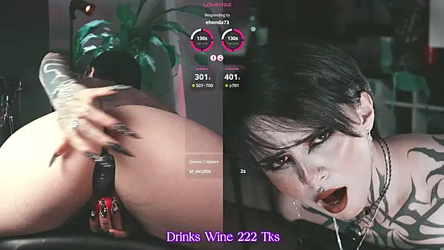 Snapshot of Trinity___s chatting on 02.15.26 Trinity s online show from 02.15.26