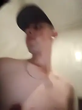 Snapshot of EE9EE9 chatting on 12.18.24 EE9EE9 online show from 12.18.24