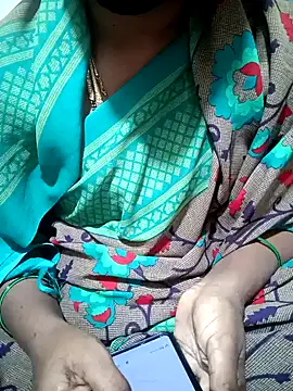 Snapshot of Cute-chinny chatting on 01.02.25 Cute-chinny online show from 01.02.25