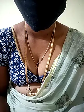 Snapshot of Cute-chinny chatting on 01.16.25 Cute-chinny online show from 01.16.25