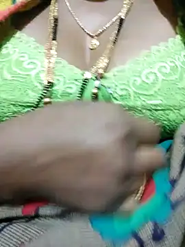 Snapshot of Cute-chinny chatting on 01.19.25 Cute-chinny online show from 01.19.25