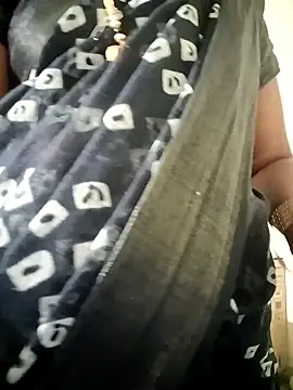 Snapshot of Cute-chinny chatting on 01.21.25 Cute-chinny online show from 01.21.25