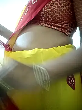 Snapshot of Cute-chinny chatting on 02.07.25 Cute-chinny online show from 02.07.25