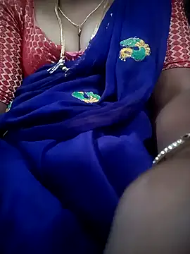 Snapshot of Cute-chinny chatting on 02.07.25 Cute-chinny online show from 02.07.25