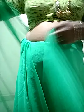 Snapshot of Cute-chinny chatting on 02.08.25 Cute-chinny online show from 02.08.25