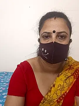 Snapshot of Cute-manisha chatting on 11.13.25 Cute-manisha online show from 11.13.25