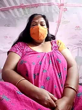 Snapshot of Hotty-rumi chatting on 02.01.25 Hotty-rumi online show from 02.01.25