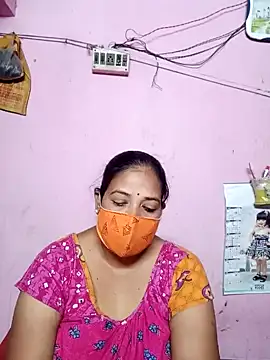 Snapshot of Hotty-rumi chatting on 02.04.25 Hotty-rumi online show from 02.04.25