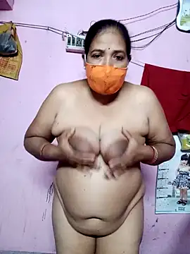 Snapshot of Hotty-rumi chatting on 02.04.25 Hotty-rumi online show from 02.04.25