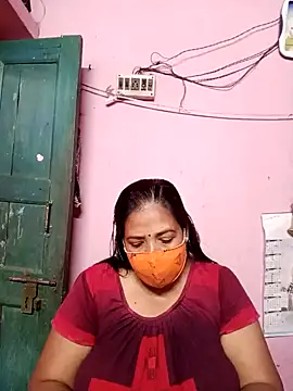 Snapshot of Hotty-rumi chatting on 02.05.25 Hotty-rumi online show from 02.05.25