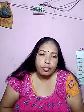 Snapshot of Hotty-rumi chatting on 02.08.25 Hotty-rumi online show from 02.08.25