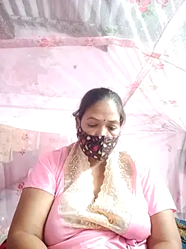 Snapshot of Hotty-rumi chatting on 02.09.25 Hotty-rumi online show from 02.09.25