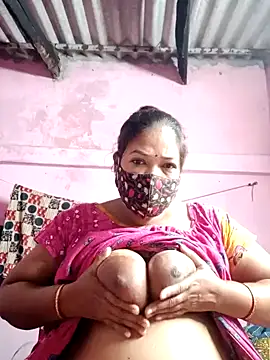 Snapshot of Hotty-rumi chatting on 02.12.25 Hotty-rumi online show from 02.12.25