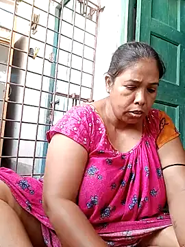 Snapshot of Hotty-rumi chatting on 02.16.25 Hotty-rumi online show from 02.16.25