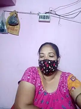 Snapshot of Hotty-rumi chatting on 02.17.25 Hotty-rumi online show from 02.17.25