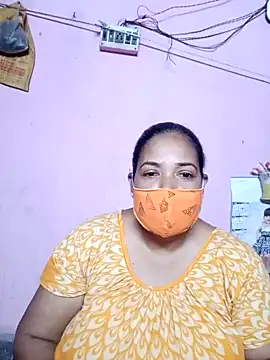 Snapshot of Hotty-rumi chatting on 02.18.25 Hotty-rumi online show from 02.18.25