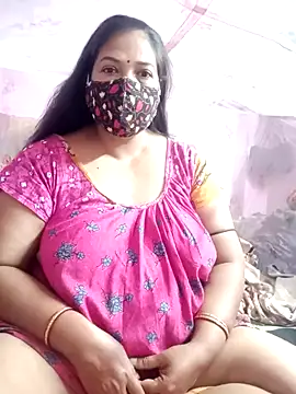 Snapshot of Hotty-rumi chatting on 02.22.25 Hotty-rumi online show from 02.22.25