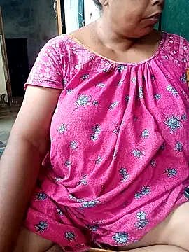 Snapshot of Hotty-rumi chatting on 10.03.25 Hotty-rumi online show from 10.03.25