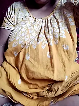 Snapshot of Hotty-rumi chatting on 10.10.25 Hotty-rumi online show from 10.10.25