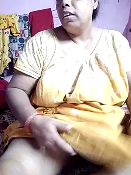 Snapshot of Hotty-rumi chatting on 10.17.25 Hotty-rumi online show from 10.17.25