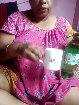 Snapshot of Hotty-rumi chatting on 10.22.25 Hotty-rumi online show from 10.22.25