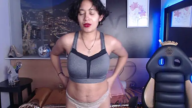 Snapshot of Lili_Gomez_ chatting on 10.20.25 Lili Gomez online show from 10.20.25