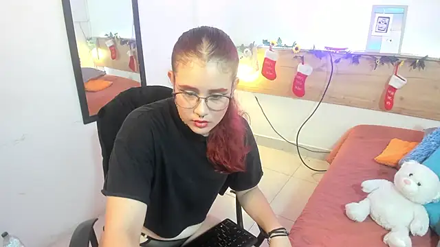 Snapshot of Emyli_rousse_ chatting on 12.24.24 Emyli rousse online show from 12.24.24