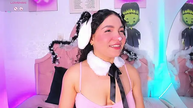 amandalee01 online show from 10.31.25